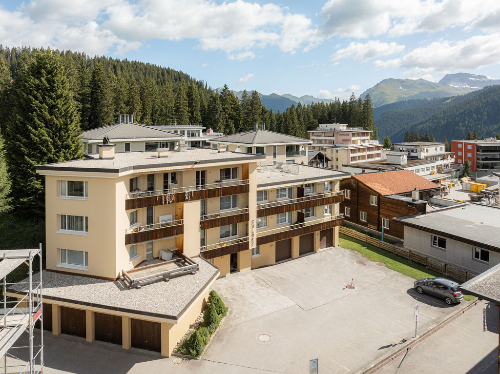 Chalet Culmet with mountain backdrop